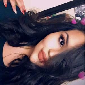 Meet your Posher, Angie